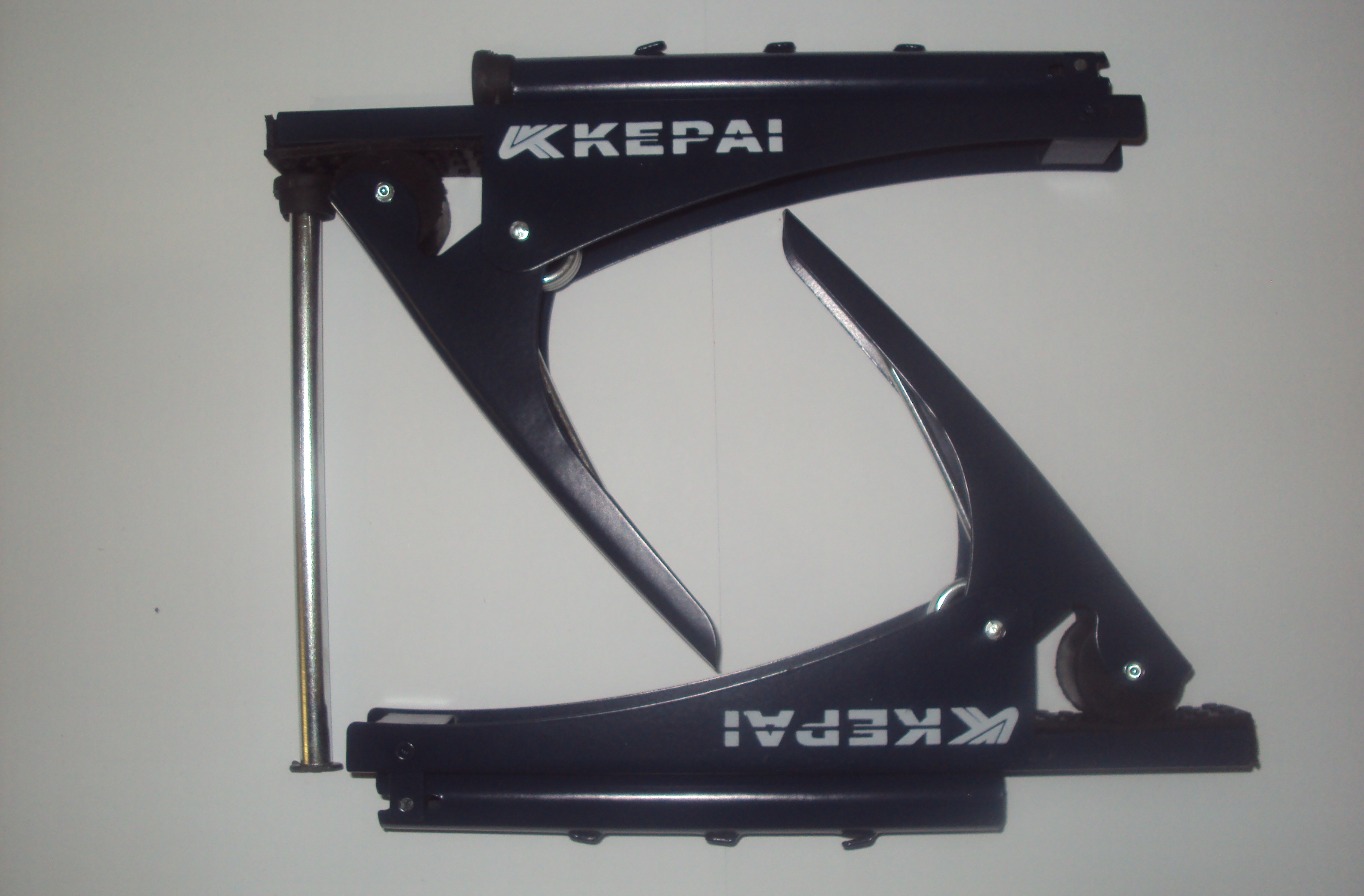 Кріплення кліпсове для сітки настільного теніса KEPAI KF-2130-1 (метал, коробка) (шт.)