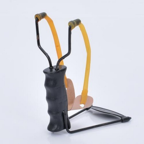 АРБАЛЕТИ, ЛУКИ, РОГАТКИ, МЕЧІ, ШАБЛІ