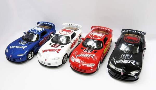 Модель легкова 5'' KT5039WF DODGE VIPER метал.інерц.відкр.дв.4кол.кор./96/ (шт.)
