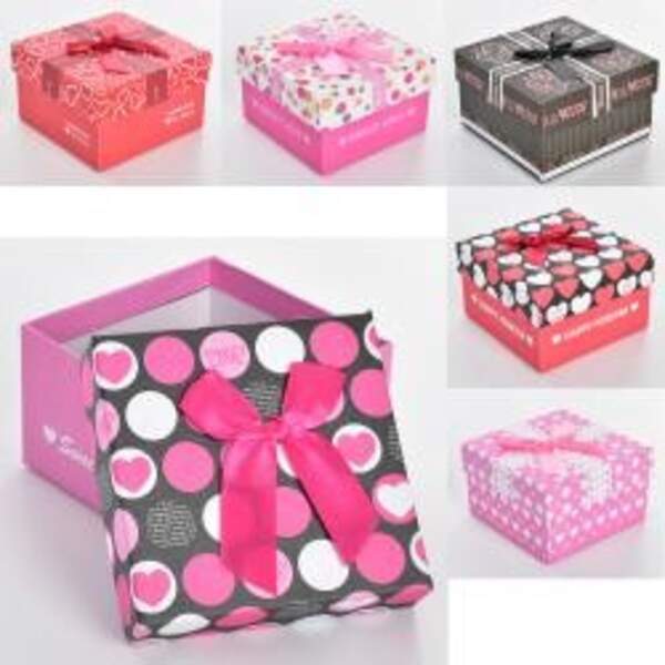 Скринька B0543 (360шт) бант, серце, картон, 6видів, 9-9-5см, упаковка кульок 6шт (шт.)