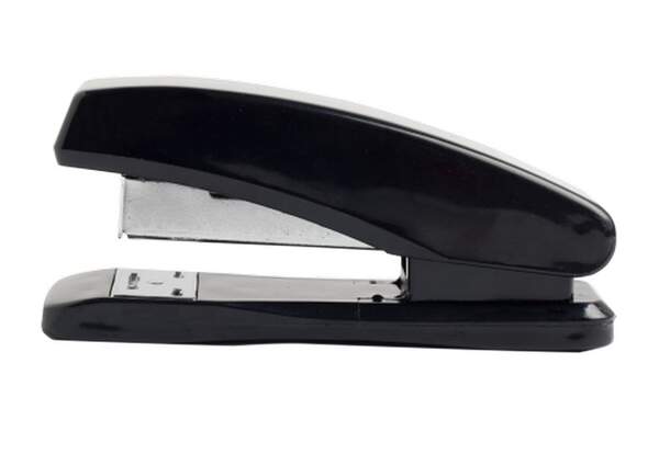 Степлер пластиковий до 15 арк. (скоби №24), чорний BM.4213-01 (шт.)