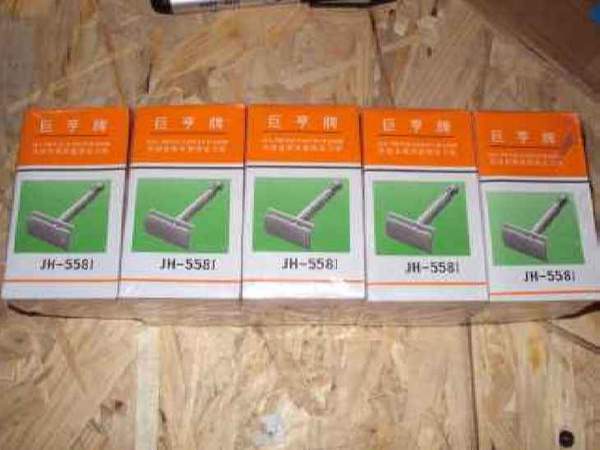 Станок №558 д/гоління срібний. метал. з лезом у кор. (240) (шт.)